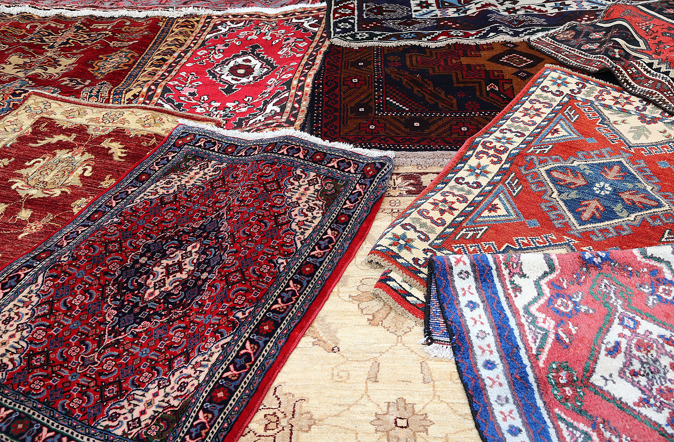 4 Warning Signs Your Oriental Rug Needs Repair